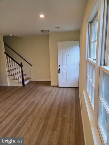 2843 BANKS CT, Dumfries, VA 22026