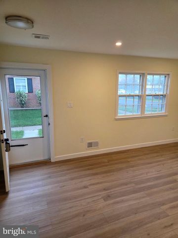 2843 BANKS CT, Dumfries, VA 22026