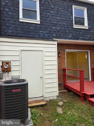 2843 BANKS CT, Dumfries, VA 22026