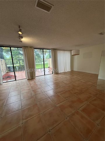 3522 Torremolinos Ave E-31, Doral, FL 33178