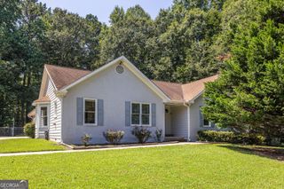 215 Valley Brook Trail, Jonesboro, GA 30238