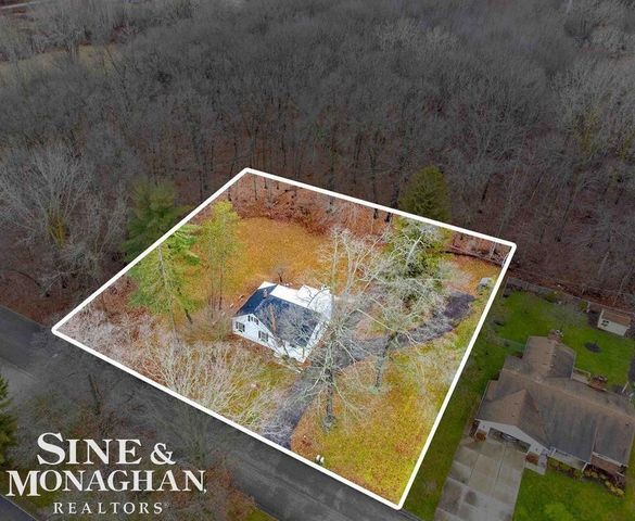 1556 Glendale Street, St Clair, MI 48079