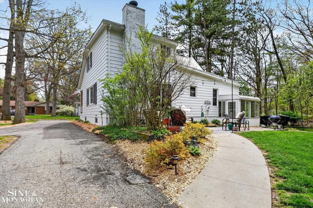 1556 Glendale Street, St Clair, MI 48079