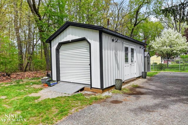 1556 Glendale Street, St Clair, MI 48079