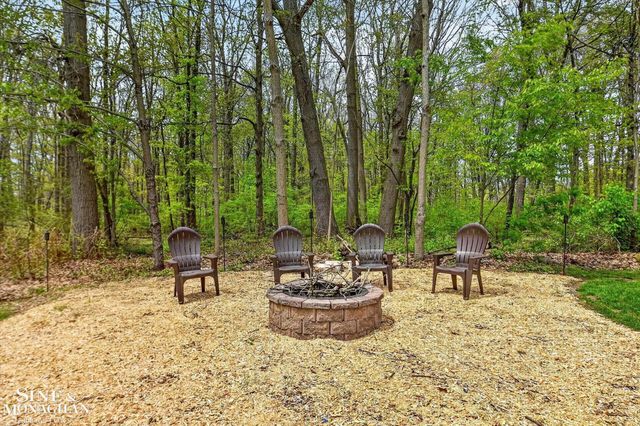 1556 Glendale Street, St Clair, MI 48079
