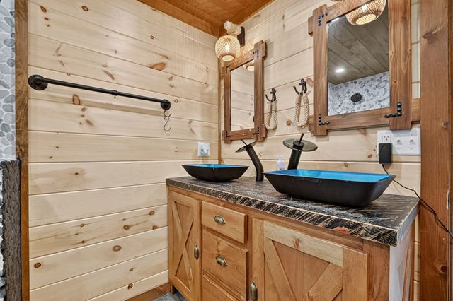 717 Bearden Road, Blue Ridge, GA 30513