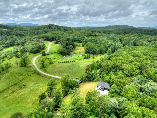 717 Bearden Road, Blue Ridge, GA 30513