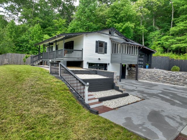717 Bearden Road, Blue Ridge, GA 30513