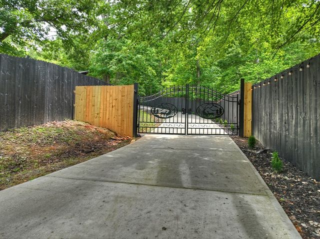 717 Bearden Road, Blue Ridge, GA 30513