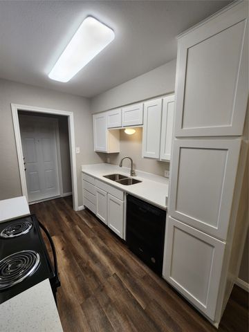 348 Spring Branch Lane, Kennedale, TX 76060