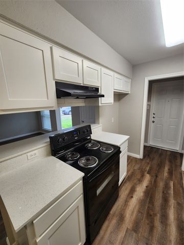 348 Spring Branch Lane, Kennedale, TX 76060