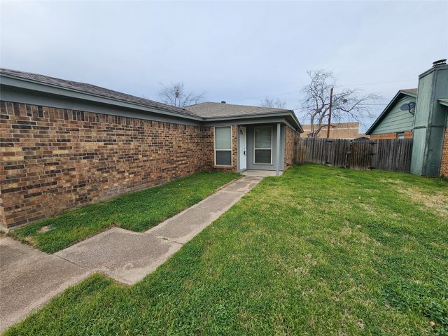 348 Spring Branch Lane, Kennedale, TX 76060