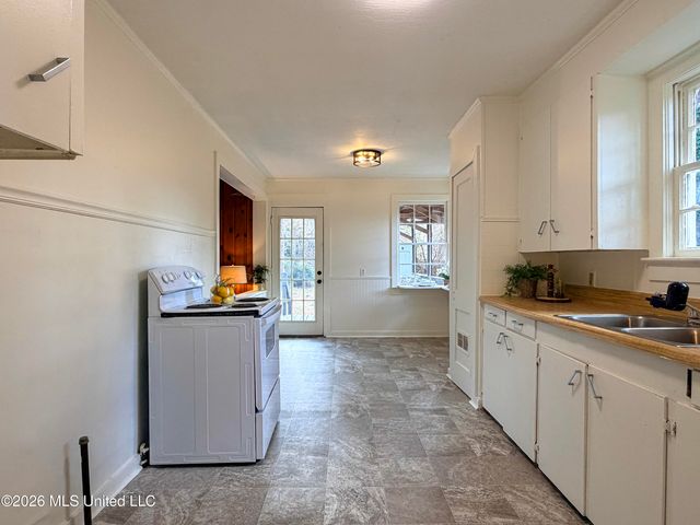 1720 1st Terrace, Hattiesburg, MS 39401
