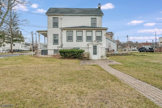 3 Townsend St, Newton Town, NJ 07860