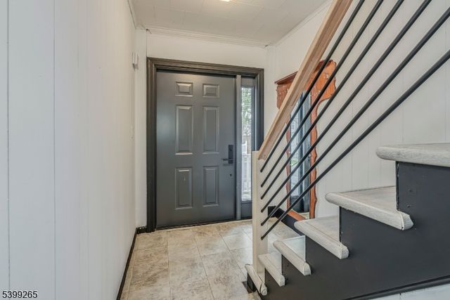 3 Townsend St, Newton Town, NJ 07860