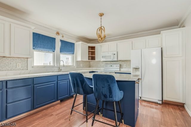 3 Townsend St, Newton Town, NJ 07860