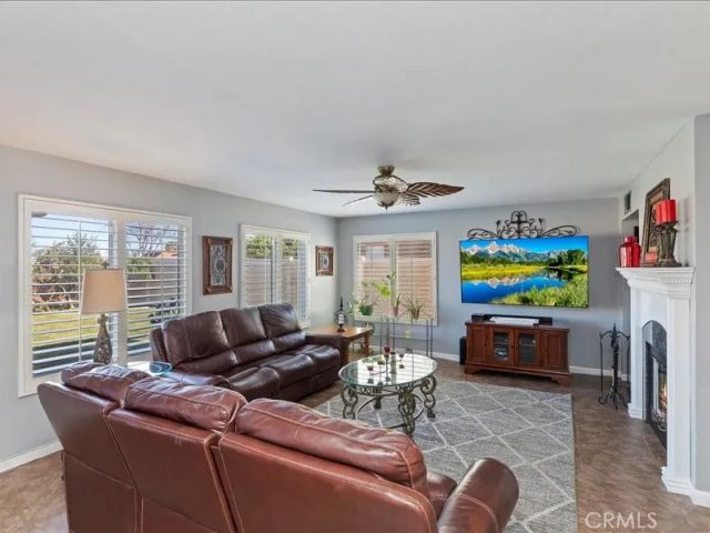825 Derby, Corona, CA 92882