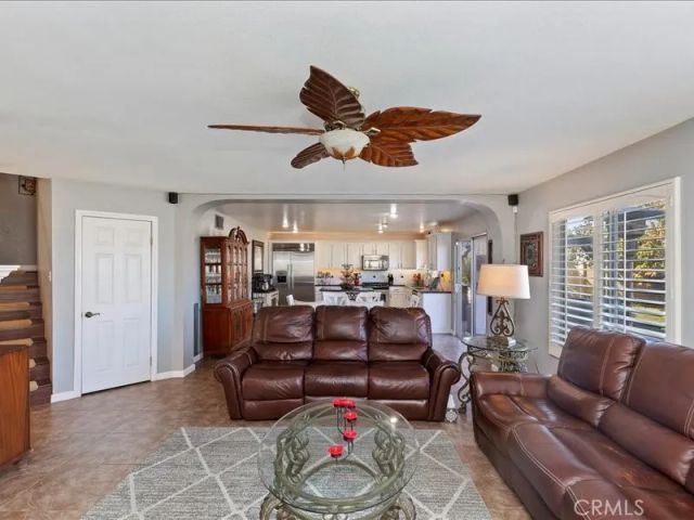 825 Derby, Corona, CA 92882