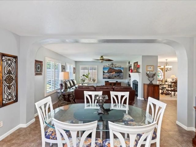 825 Derby, Corona, CA 92882