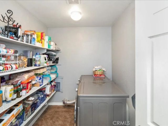 825 Derby, Corona, CA 92882