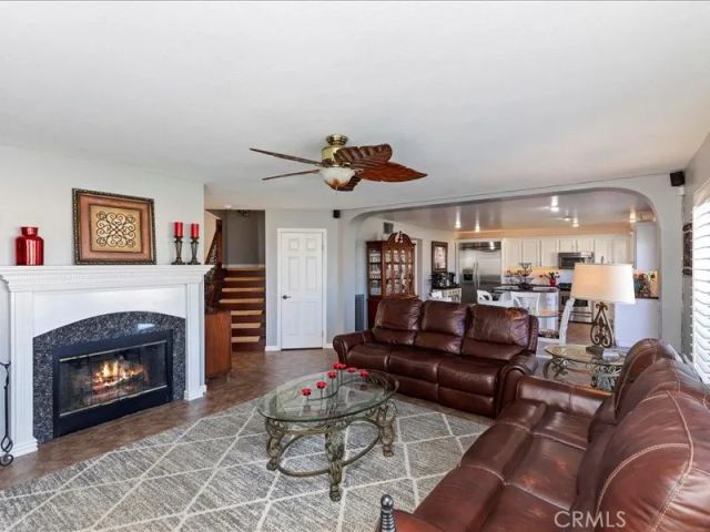 825 Derby, Corona, CA 92882
