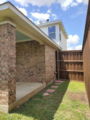 3908 Cedar Falls Drive, Fort Worth, TX 76244