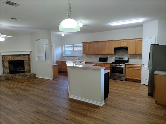 3908 Cedar Falls Drive, Fort Worth, TX 76244