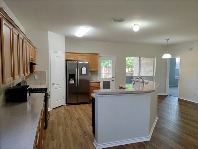 3908 Cedar Falls Drive, Fort Worth, TX 76244