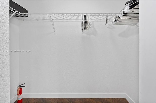 10012 NW 7th St 214, Miami, FL 33172