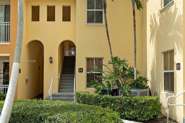 10012 NW 7th St 214, Miami, FL 33172