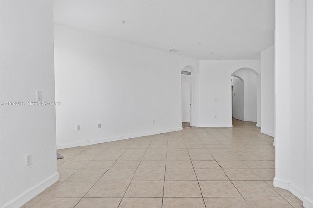 10012 NW 7th St 214, Miami, FL 33172