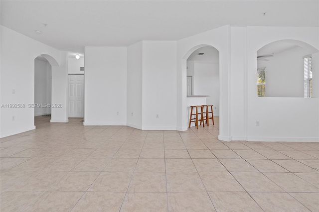 10012 NW 7th St 214, Miami, FL 33172