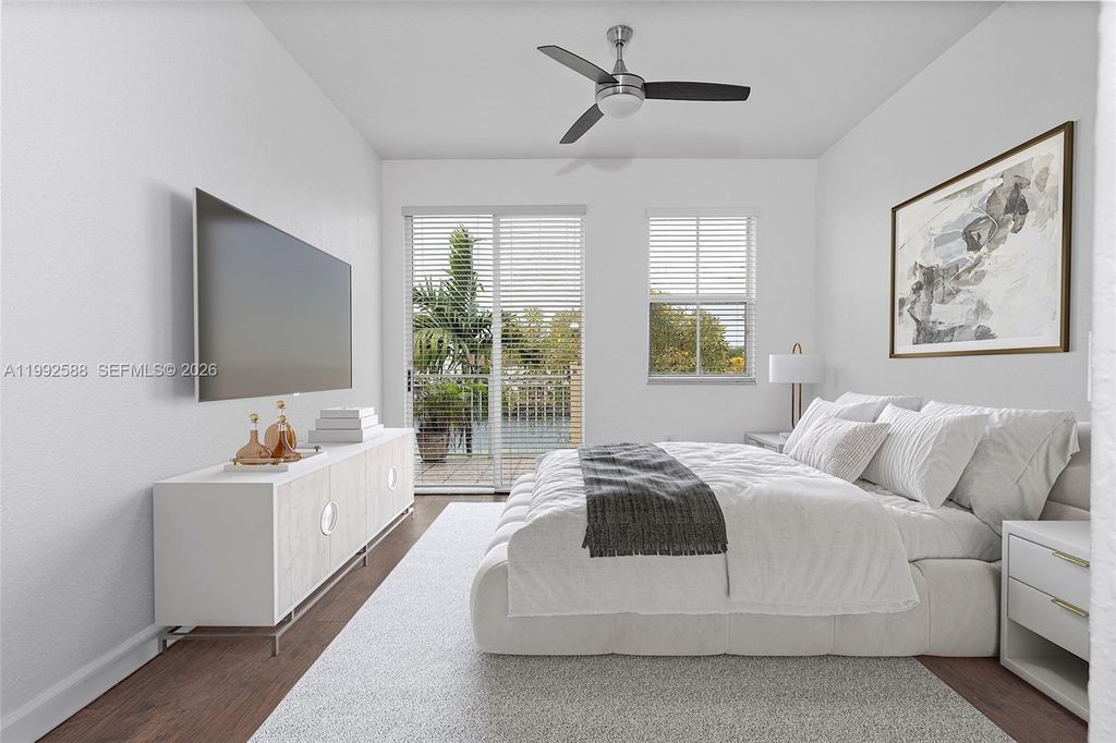 10012 NW 7th St 214, Miami, FL 33172