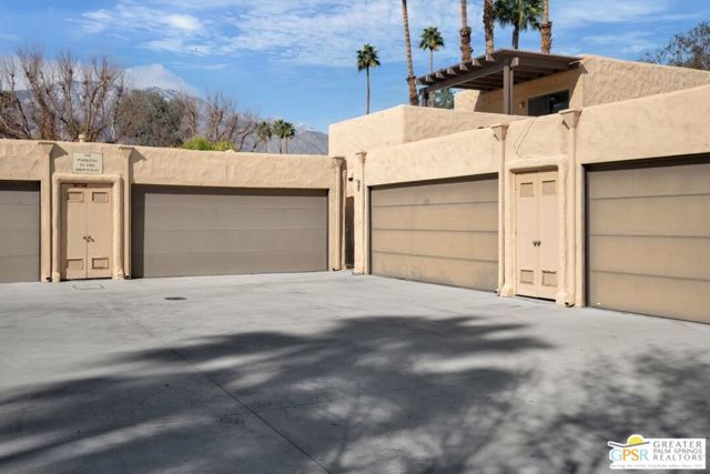 4760 N Winners Circle E, Palm Springs, CA 92264