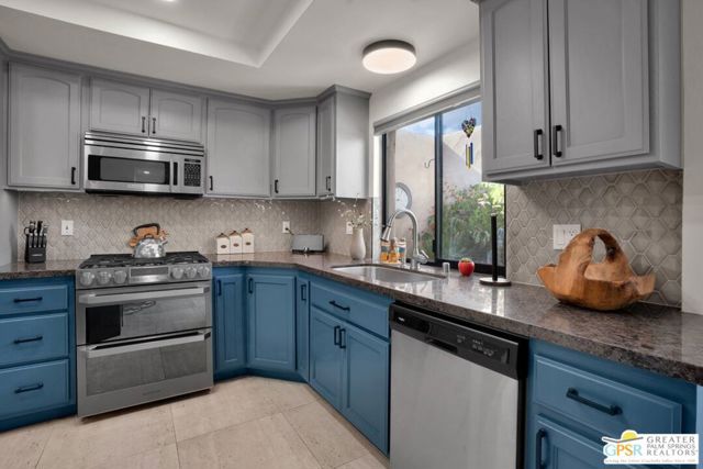 4760 N Winners Circle E, Palm Springs, CA 92264