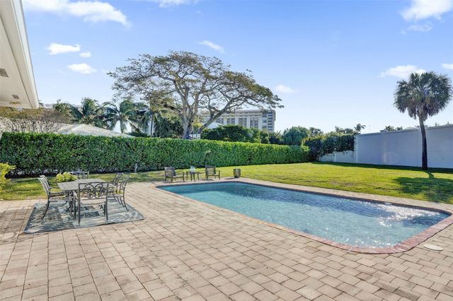 26 Cayuga Road, Sea Ranch Lakes, FL 33308