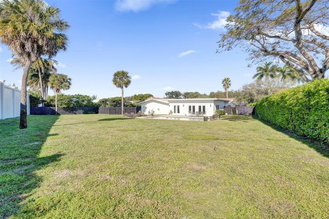 26 Cayuga Road, Sea Ranch Lakes, FL 33308