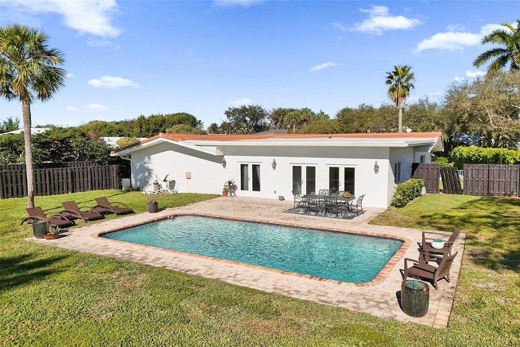 26 Cayuga Road, Sea Ranch Lakes, FL 33308