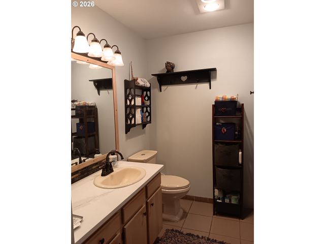 1000 Se BAY Blvd J-427, Newport, OR 97365