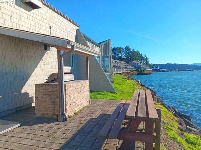 1000 Se BAY Blvd J-427, Newport, OR 97365