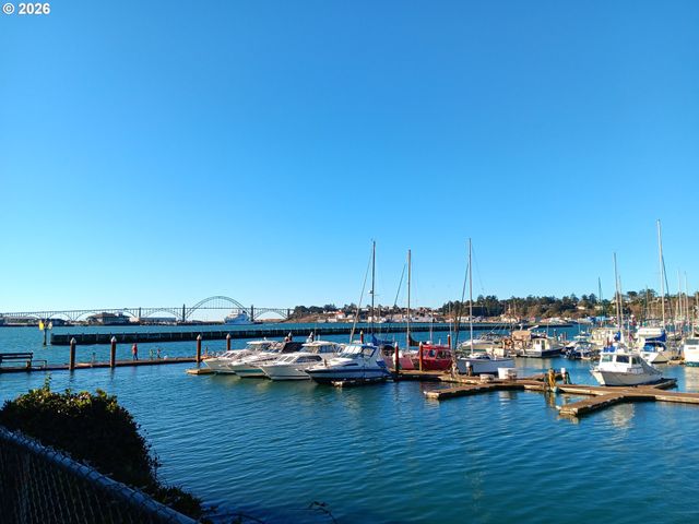 1000 Se BAY Blvd J-427, Newport, OR 97365