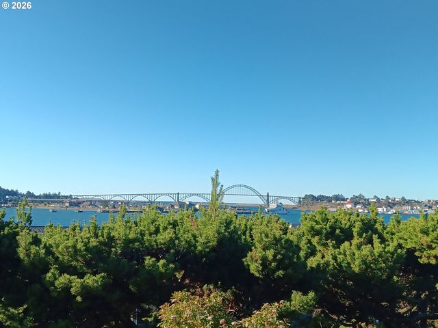 1000 Se BAY Blvd J-427, Newport, OR 97365