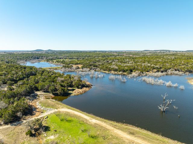 7402 CR 137, Gatesville, TX 76528