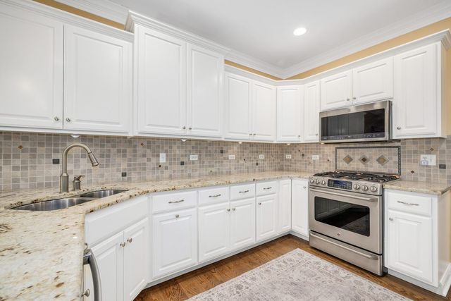 2454 Durand Drive, Downers Grove, IL 60516