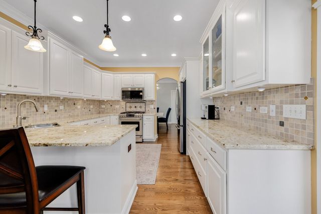 2454 Durand Drive, Downers Grove, IL 60516