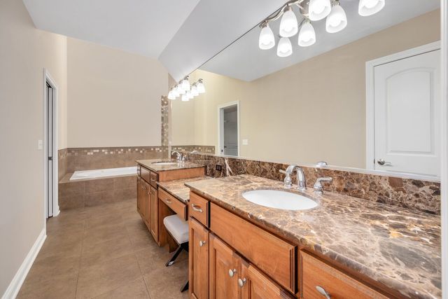 2454 Durand Drive, Downers Grove, IL 60516