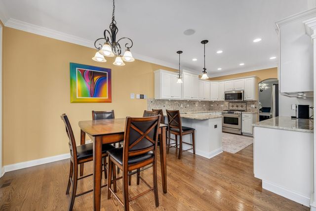 2454 Durand Drive, Downers Grove, IL 60516