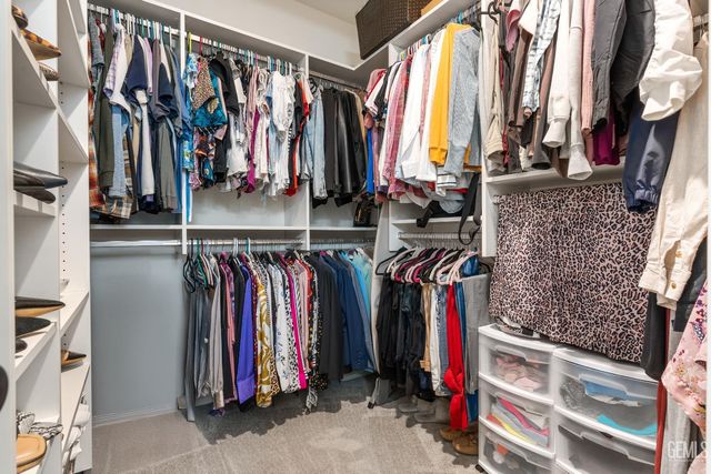 6009 Marconi Avenue, Bakersfield, CA 93313