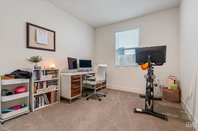 6009 Marconi Avenue, Bakersfield, CA 93313