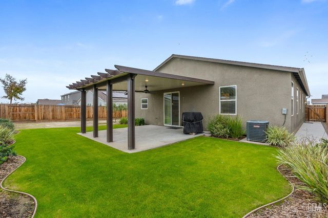 6009 Marconi Avenue, Bakersfield, CA 93313